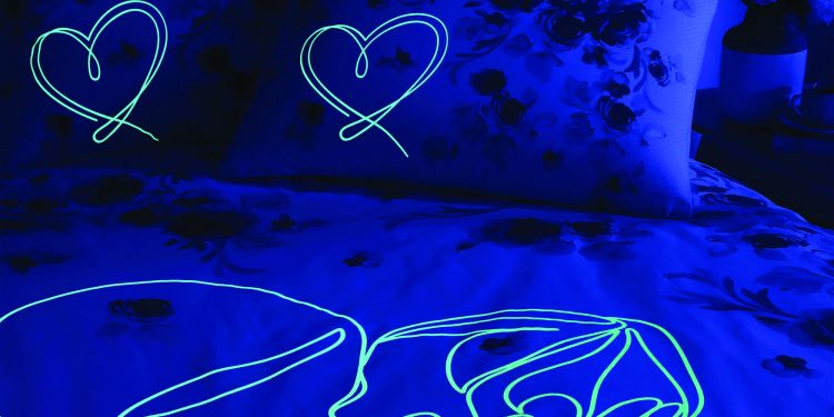 Glittering rose garden from TAÇ for mothers…