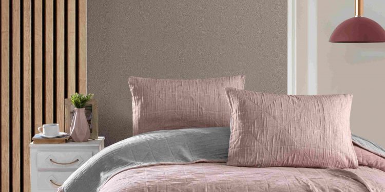 A peaceful sleep awaits you thanks to Bambi’s colorful bedspreads